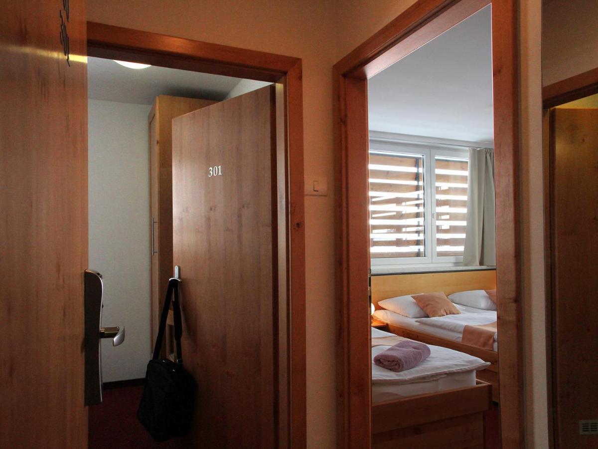 Hotel Tabor Марибор Экстерьер фото