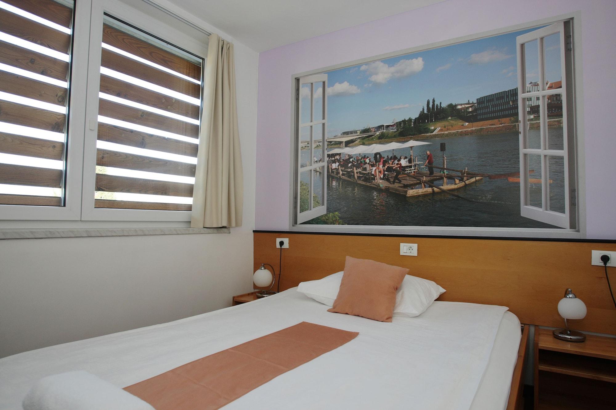 Hotel Tabor Марибор Экстерьер фото