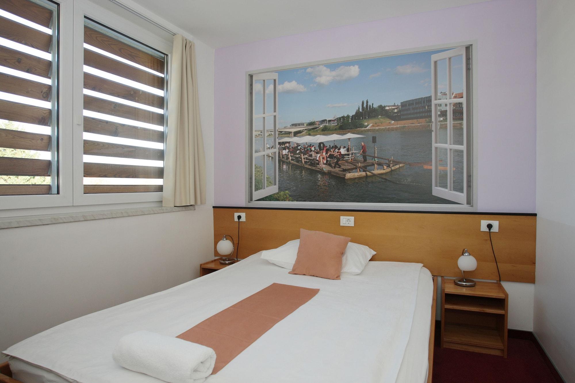 Hotel Tabor Марибор Экстерьер фото