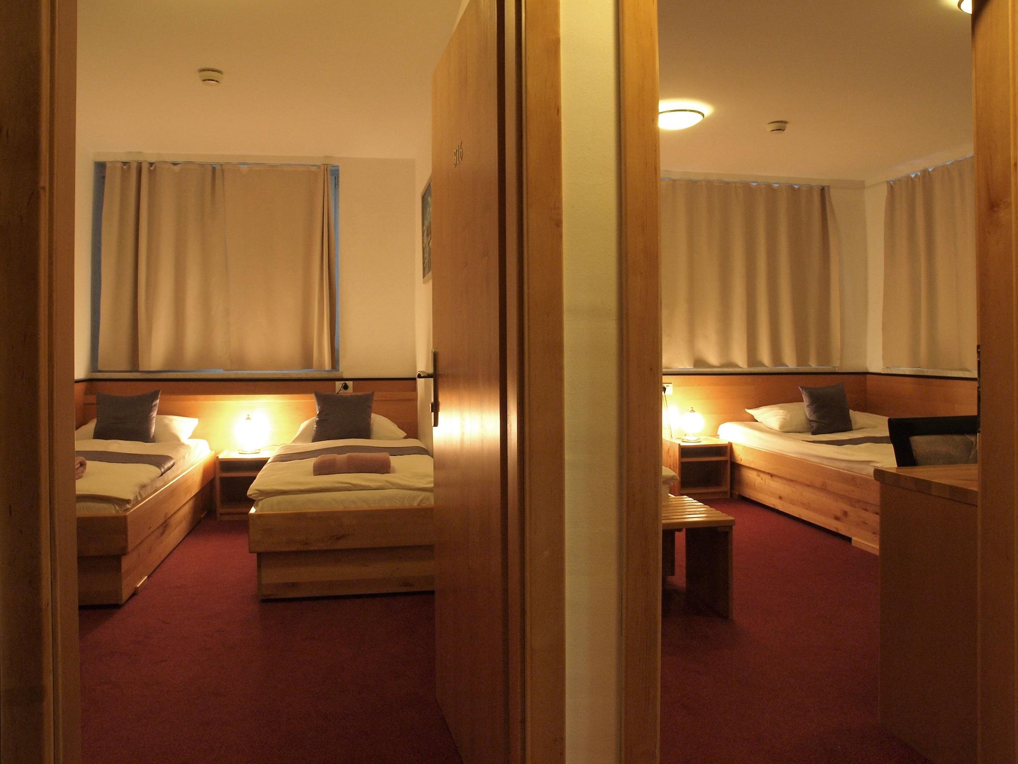 Hotel Tabor Марибор Экстерьер фото