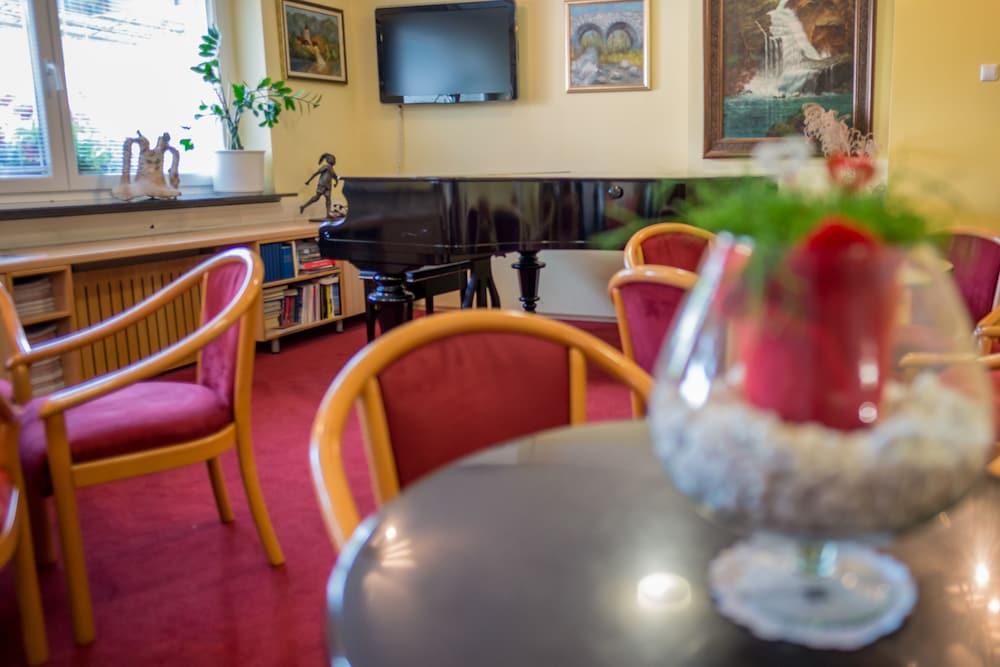 Hotel Tabor Марибор Экстерьер фото