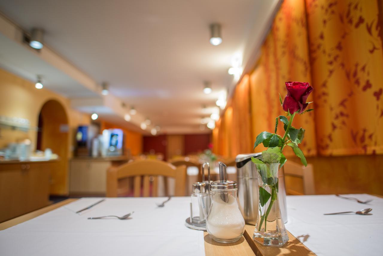 Hotel Tabor Марибор Экстерьер фото