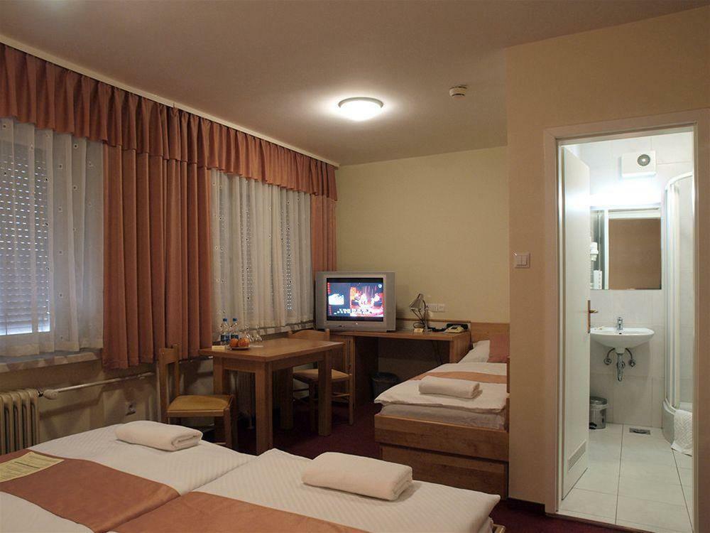 Hotel Tabor Марибор Экстерьер фото